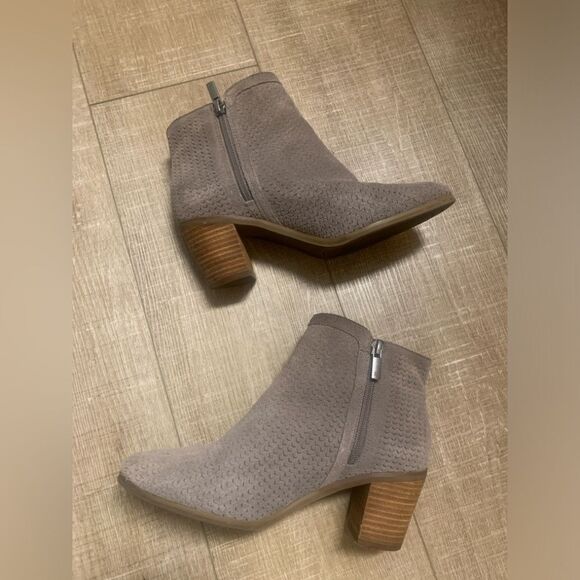 Lucky Brand Shoes - Lucky brand used woman’s boots in fair condition